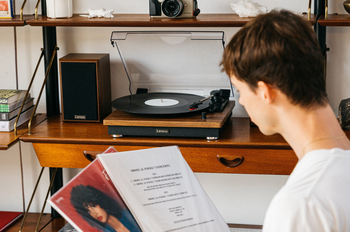Lenco LS-100 - Turntable With Speakers (Wood) [Tech & Turntables]