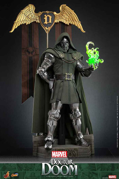 Fantastic Four 13 Inch Action Figure 1/6 Scale - Doctor Doom Hot Toys 913810